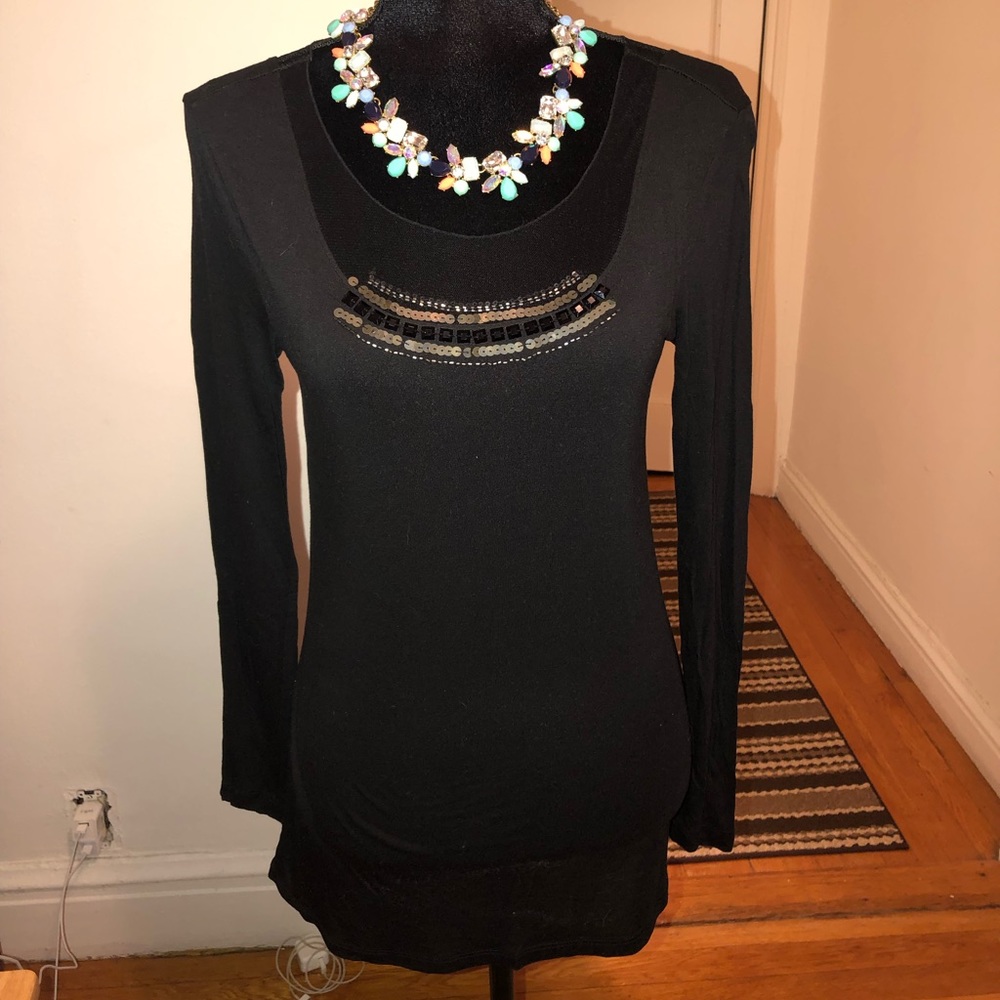 Simply Vera Vera Wang long sleeve black shirt!